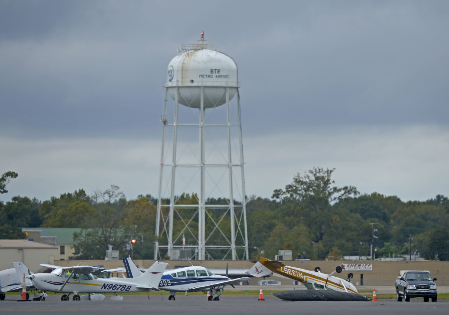 BR.airportdamage.110218_HS_208